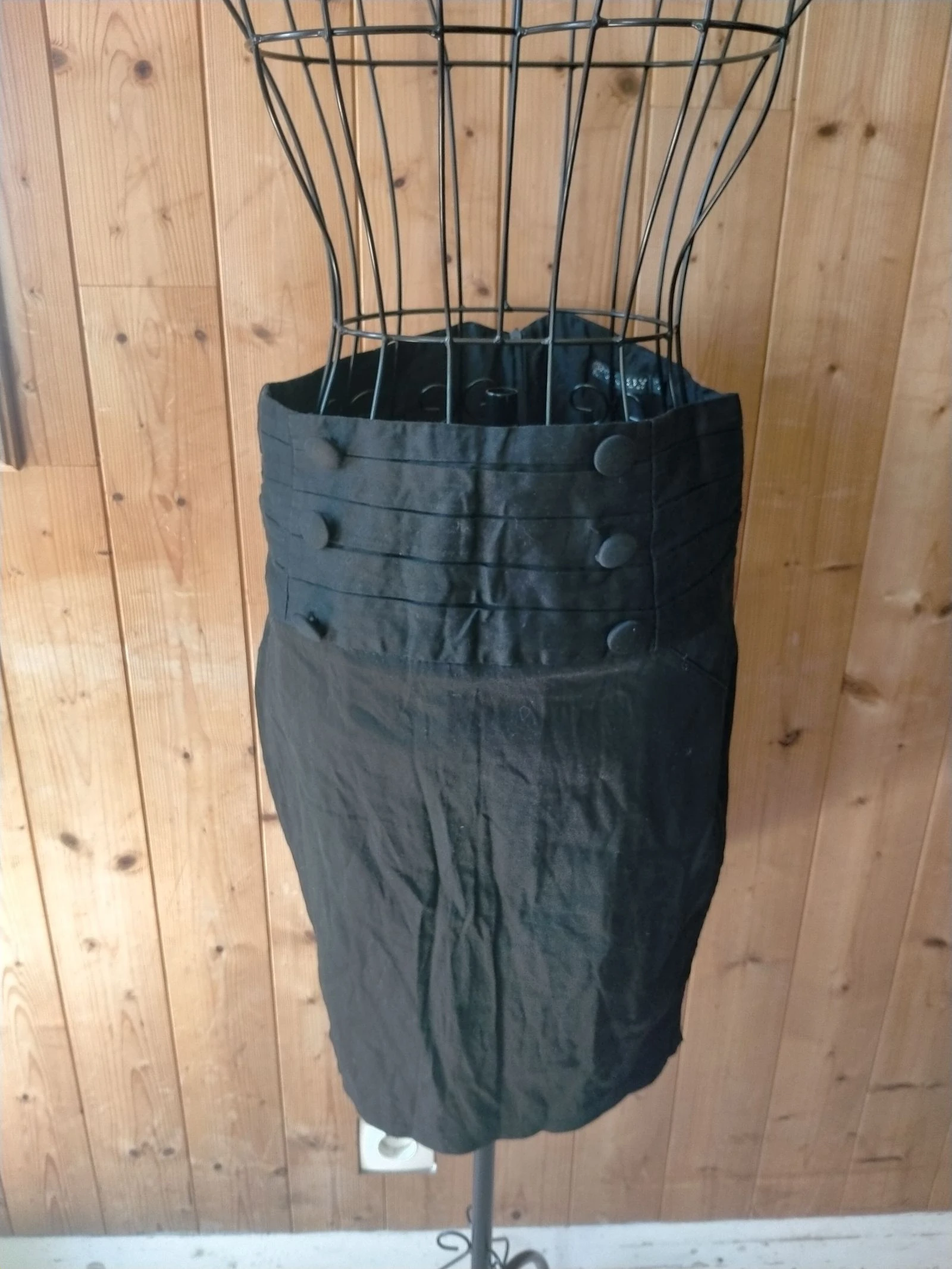 Jupe noire Orcellye femme T3 (≈38) boutons décoratifs chic élégante